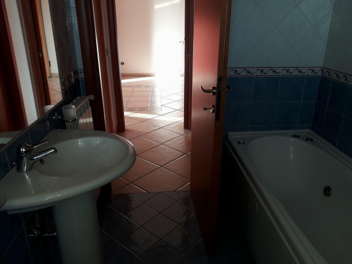 Foto 4 Appartamento in Vendita in VIA SPAZZILLI - Giugliano in Campania (NA)
