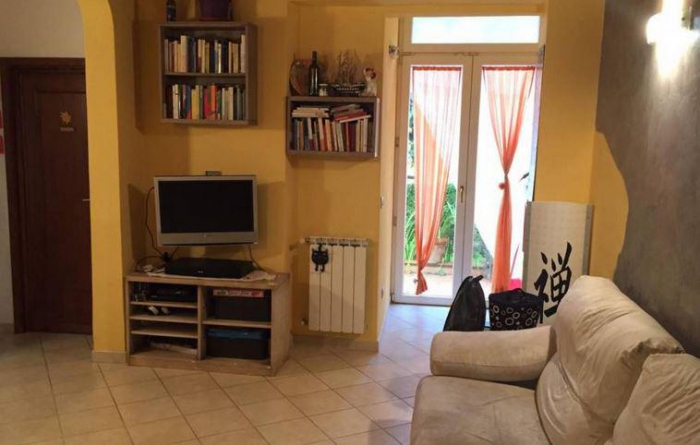 Foto Appartamento in Vendita in Via Agosta (Vendo Appartamento Da Privato) - Pomezia (RM)