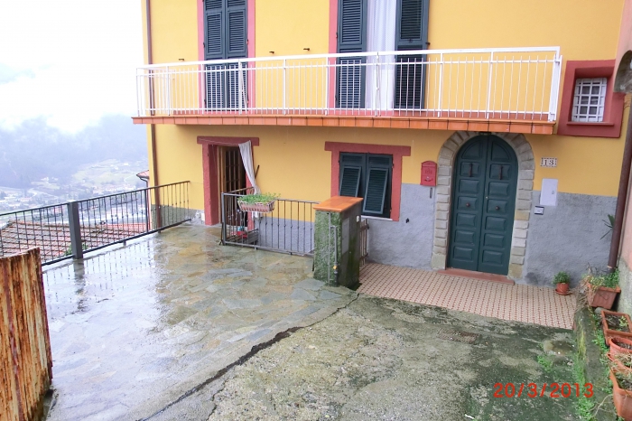 Foto Appartamento in Vendita in Via Roma, 13 - Beverino (SP)