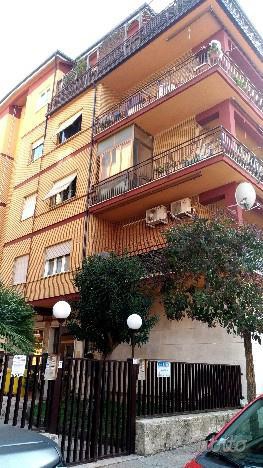 Foto Appartamento in Vendita in Viale Dante Alighieri - Pomezia (RM)