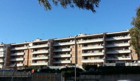 Foto Appartamento in Vendita in Vicino Stazione - Pomezia (RM)