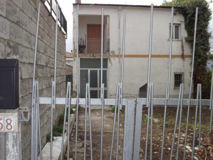 Foto Casa indipendente in Vendita in Via Paschiero - Satriano di Lucania (PZ)