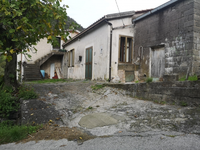 Foto 2 Casa indipendente in Vendita in Via Massacornuta, 2 - Tortora (CS)