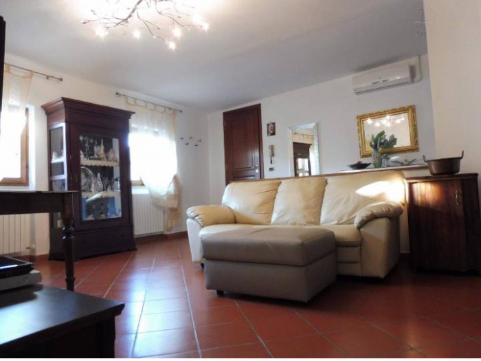 Foto 2 Appartamento in Vendita in Via Empolese, 250 - Vinci (FI)